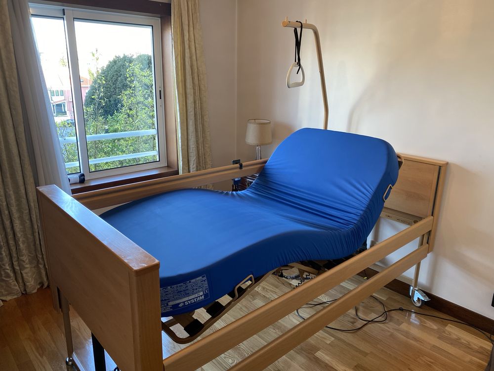 Cama Articulada Eletrica com colchão anto escaras