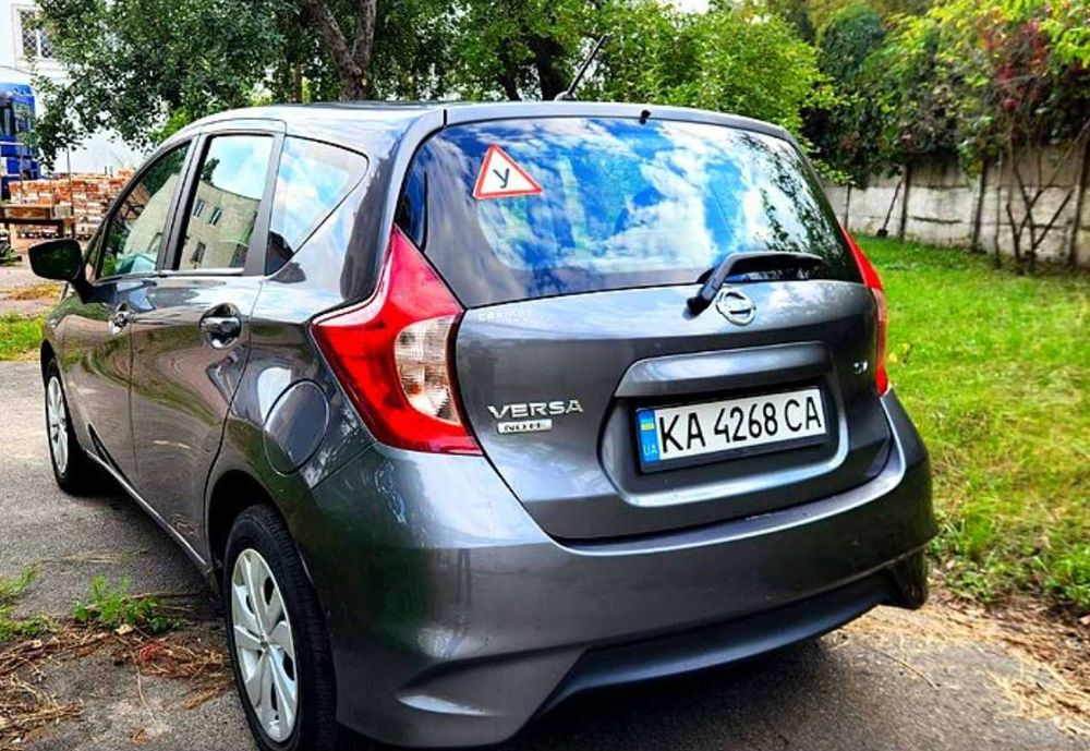 Продається доглянутий Nissan Note Versa 2018 року від власниці
