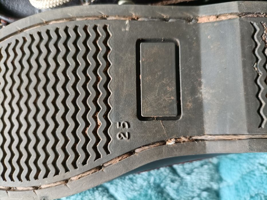 Sapatos em pele n 25