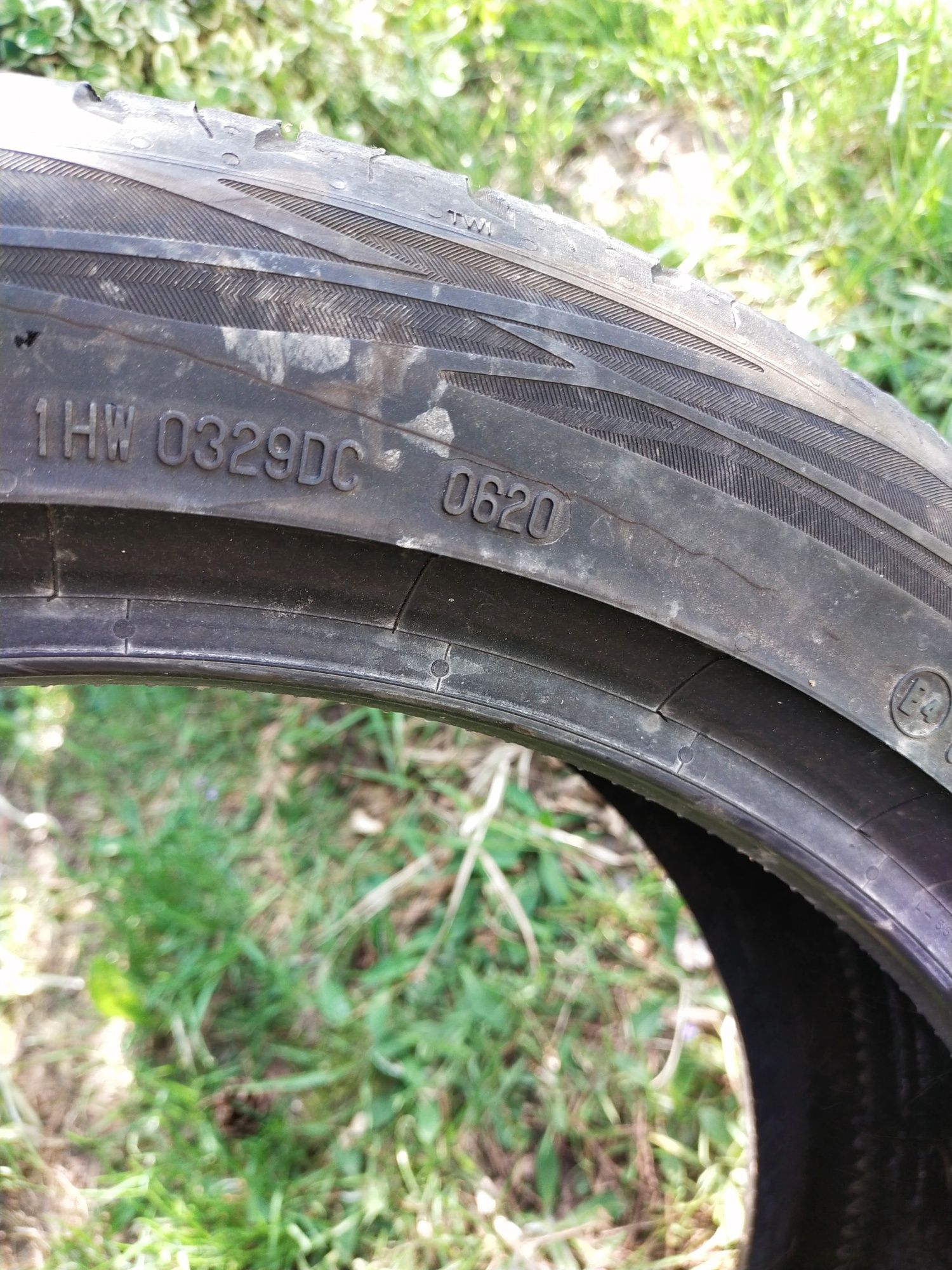 Opony letnie 215/45R20