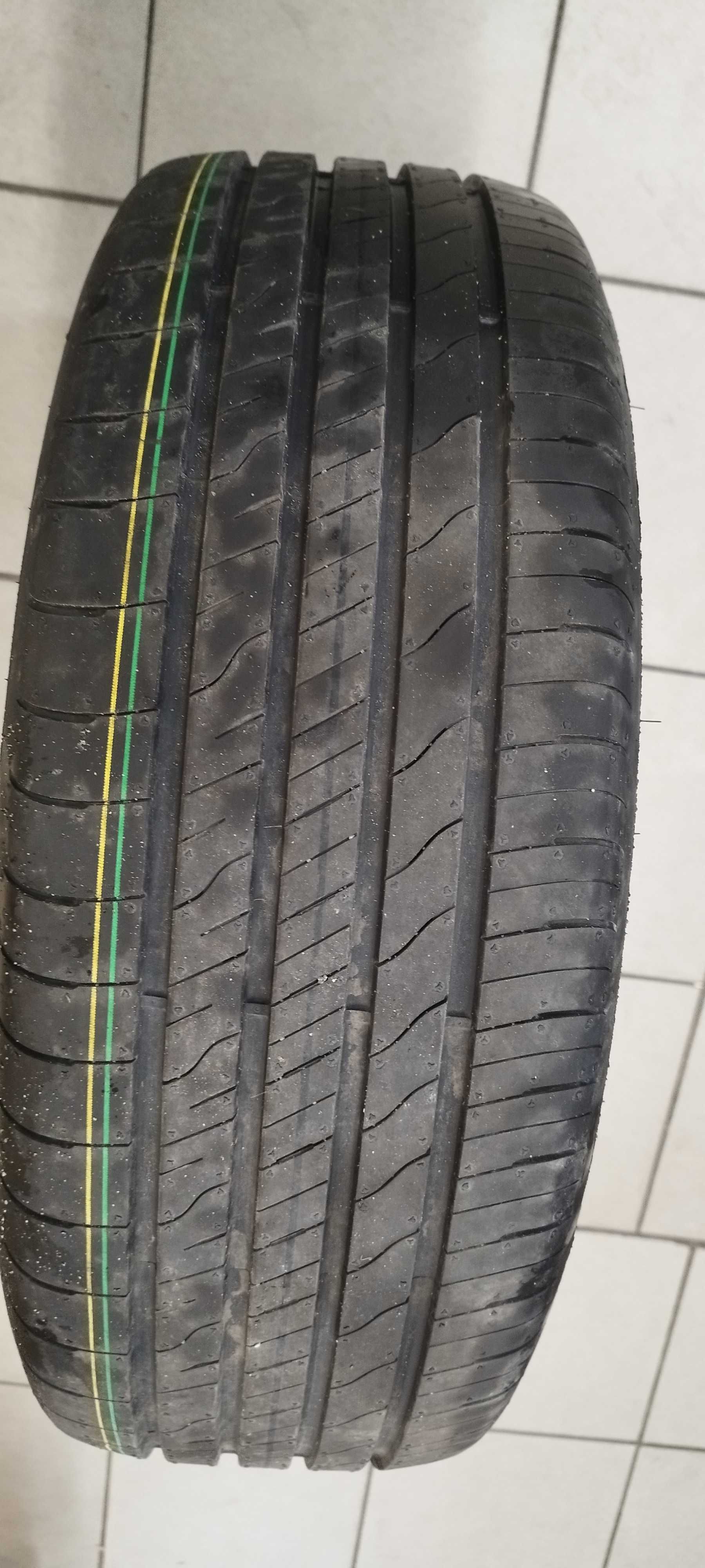 4× Goodyear EfficientGrip SUV 215/55R18 99 V wzmocnienie (XL)