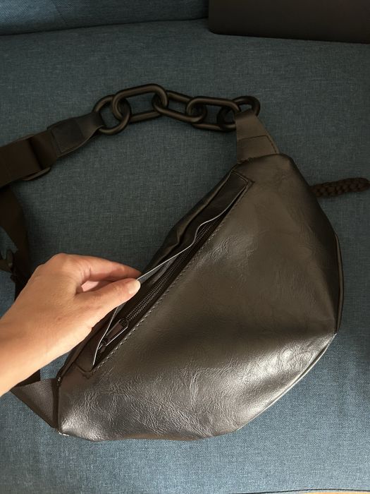 Bolsa Preta cintura/tiracolo NOVA