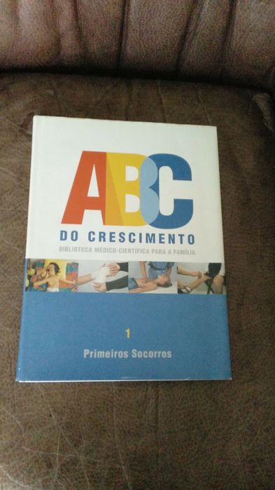 8 Livros novos 10 euros cada das seleções