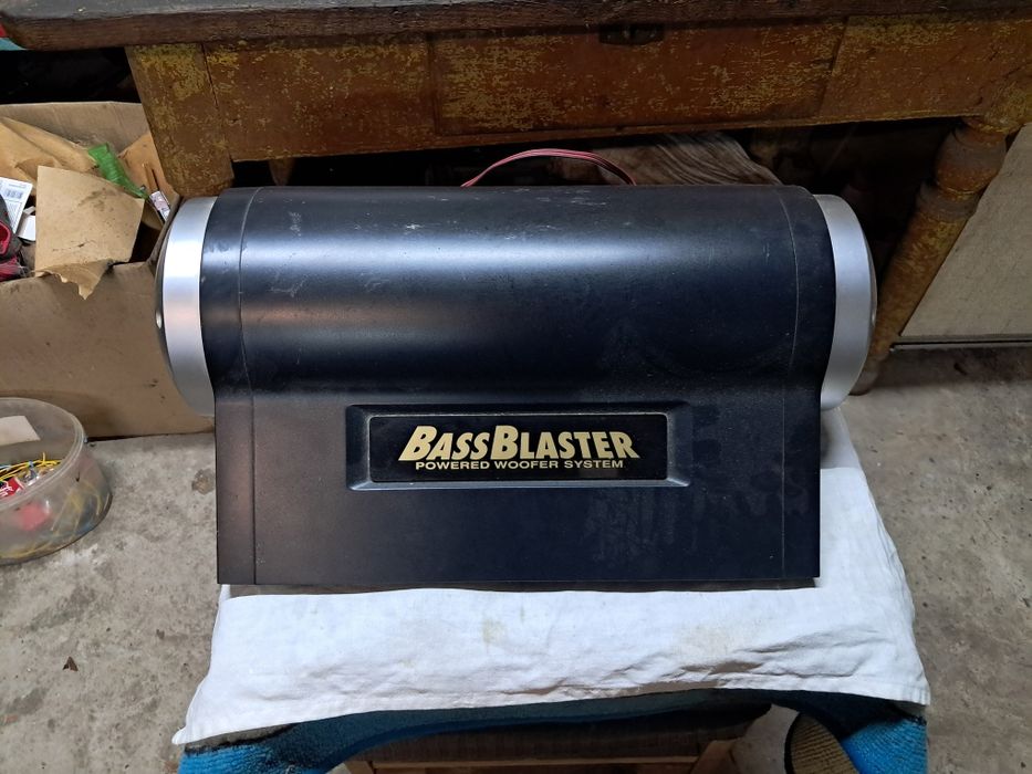 Сабвуфер bassblaster