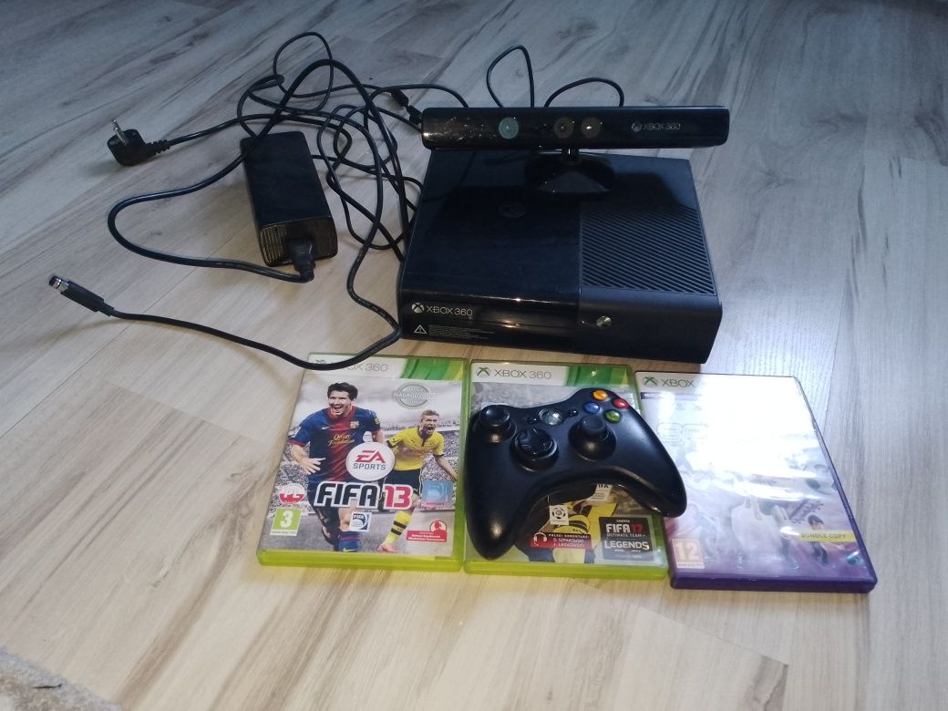 Zestaw  Konsola+ Kinect Xbox 360 plus  pad + zasilacz  3 gry