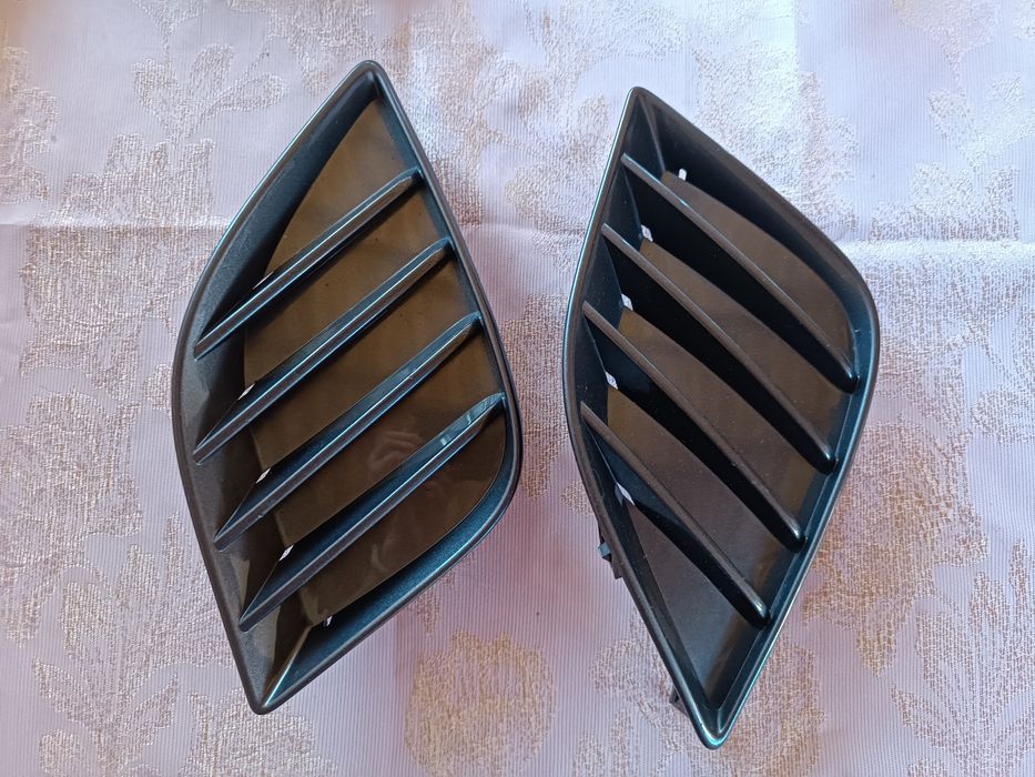 Заглушки протитуманки Toyota Corolla