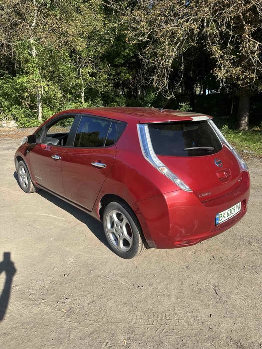 Nissan Leaf 2014р 11 палок СОХ 82 в рідній фарбі