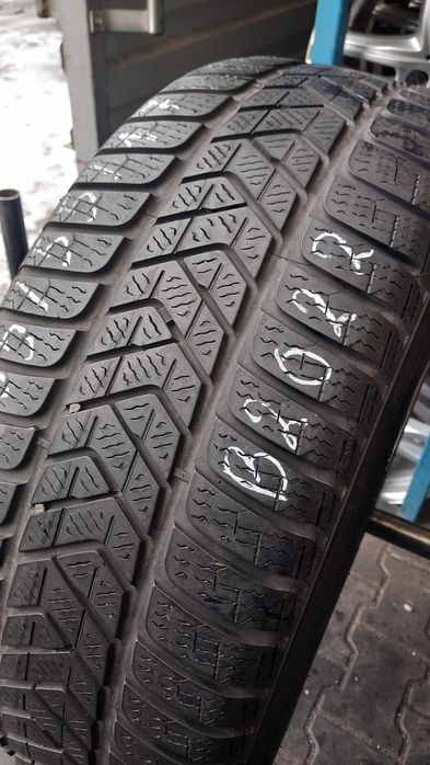 235/55/17 Pirelli SottoZero 3 99H
