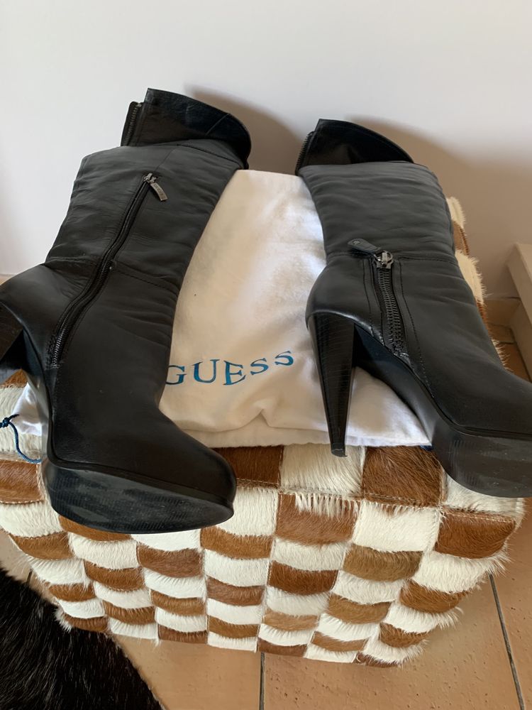 Botas  Guess altos e muito bom estado