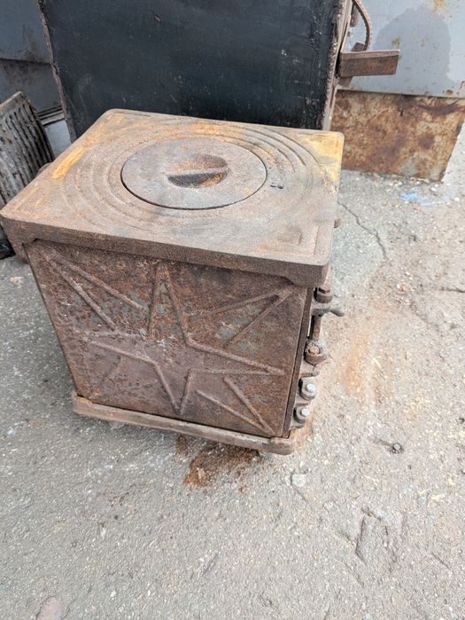 продається чавунна буржуйка