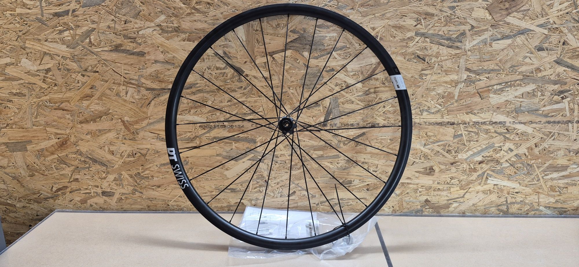 Koło DT-SWISS G1800 Spline 25 .przód.