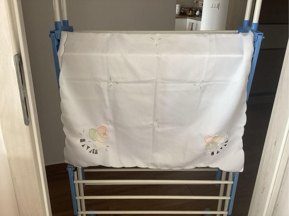 Obrus wielkanocny w pisanki 77*77