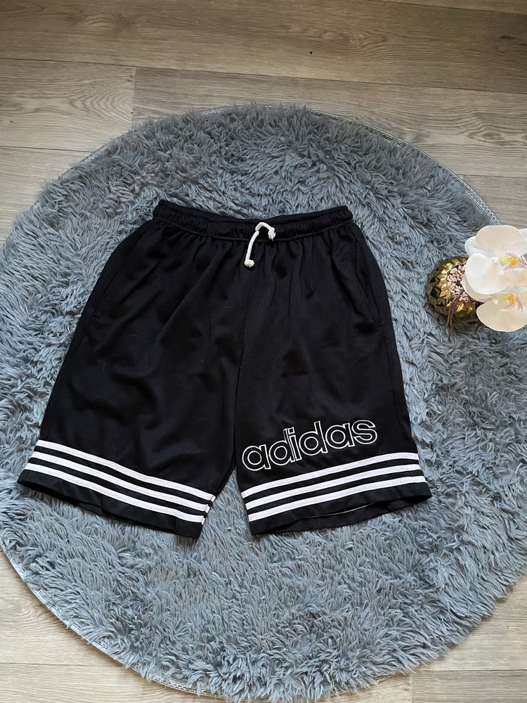 Шорти Adidas оверсайз