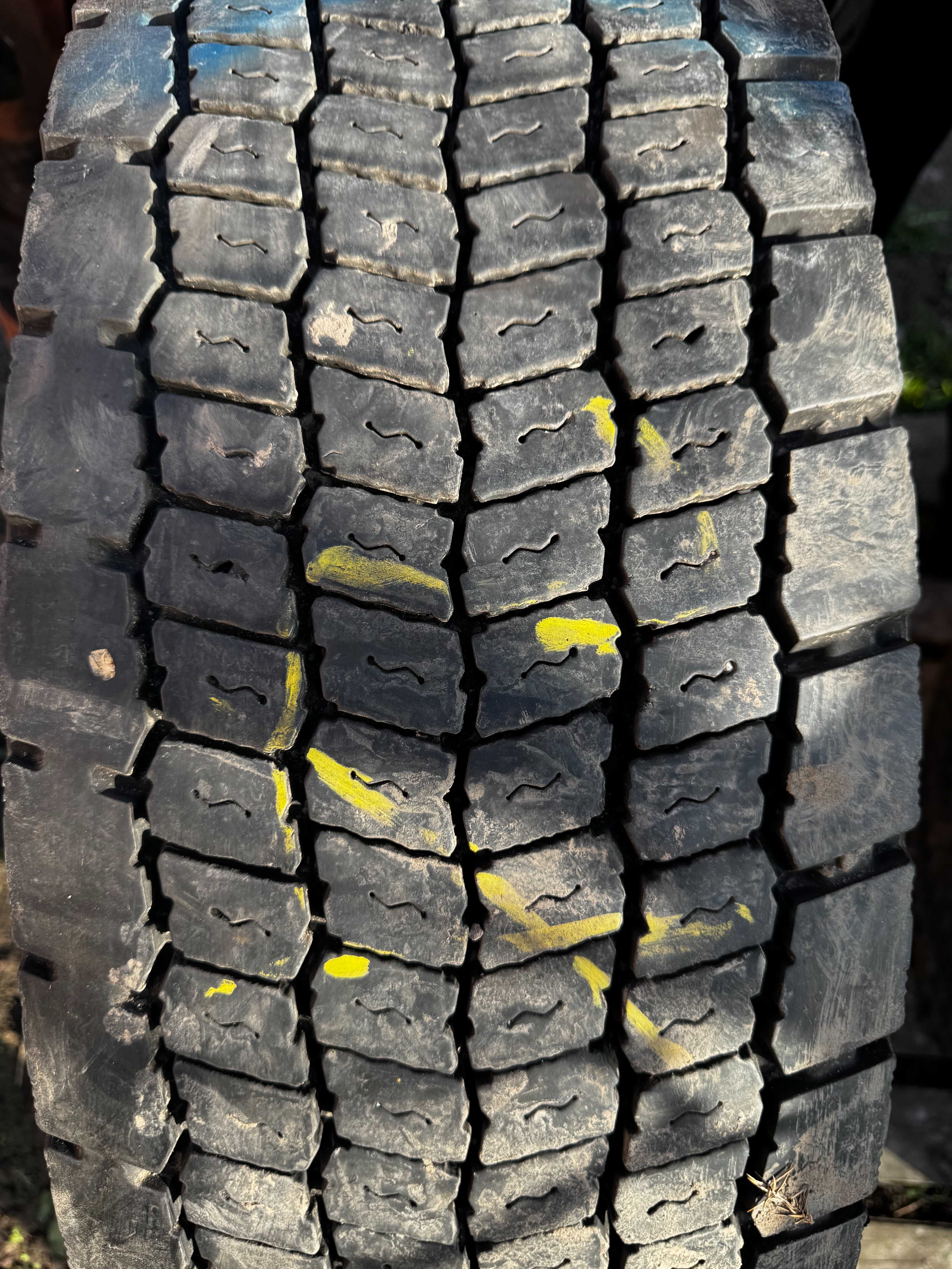 Вантажні шини CONTINENTAL 315/70 R22,5 HDW2 Scandinavia грузова резина