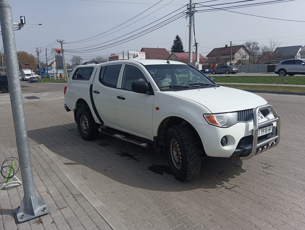 Продам Mitsubish L 200 Механика 2007