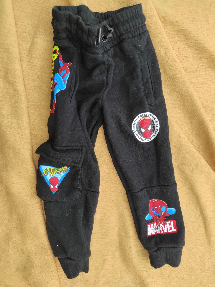 468. Spodnie dresowe Marvel Spiderman r. 98cm