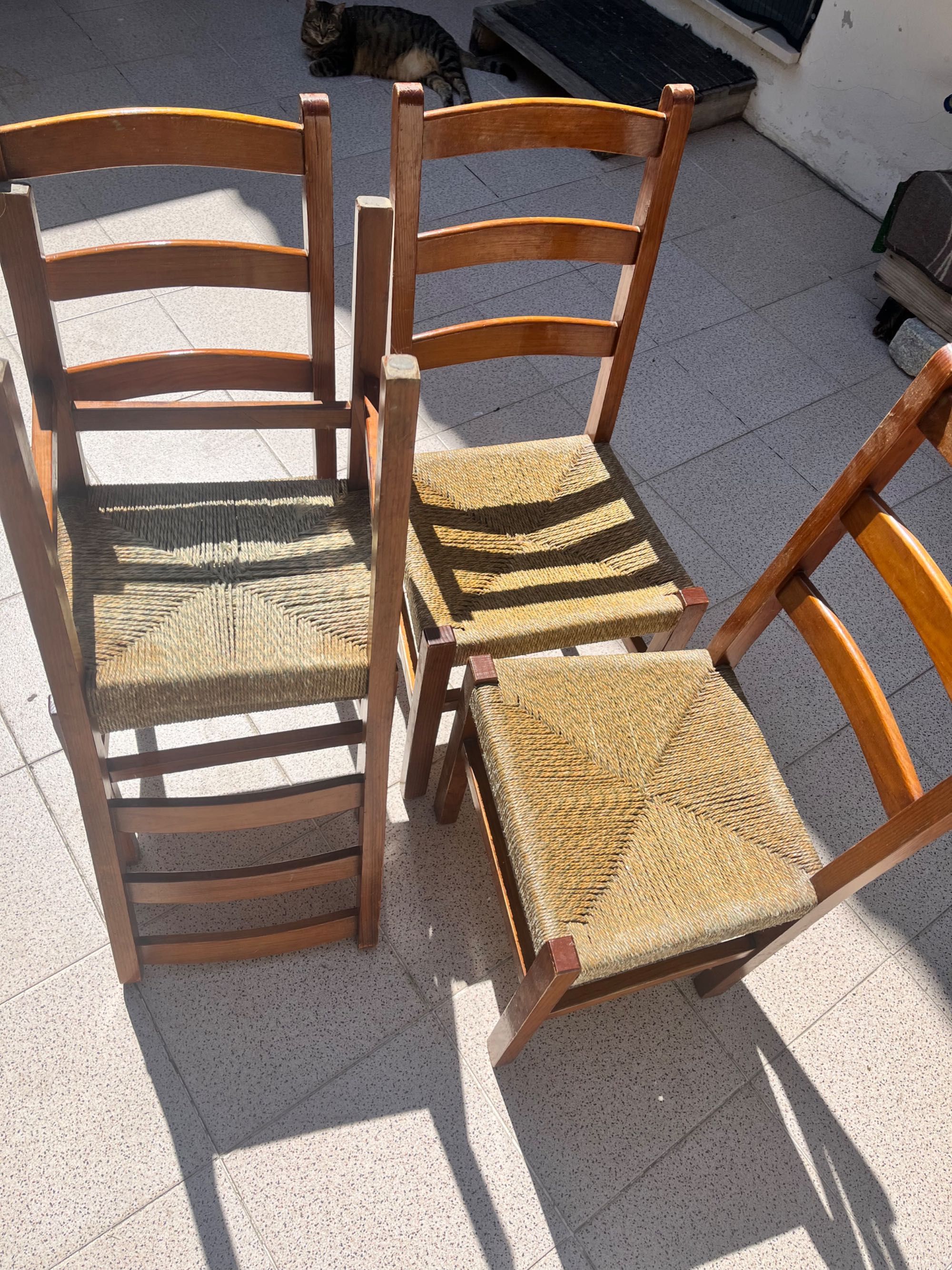Conjunto mesa + cadeiras