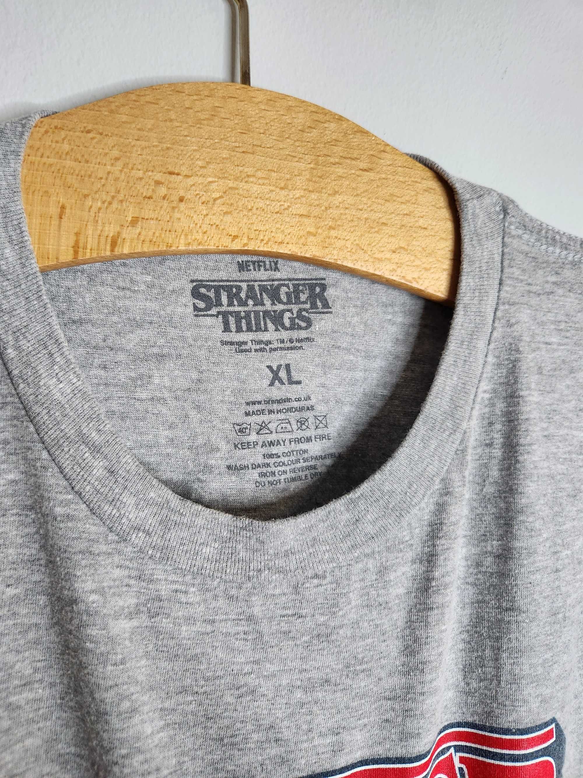 Stranger Things The Crew Koszulka T-Shirt Szara XL