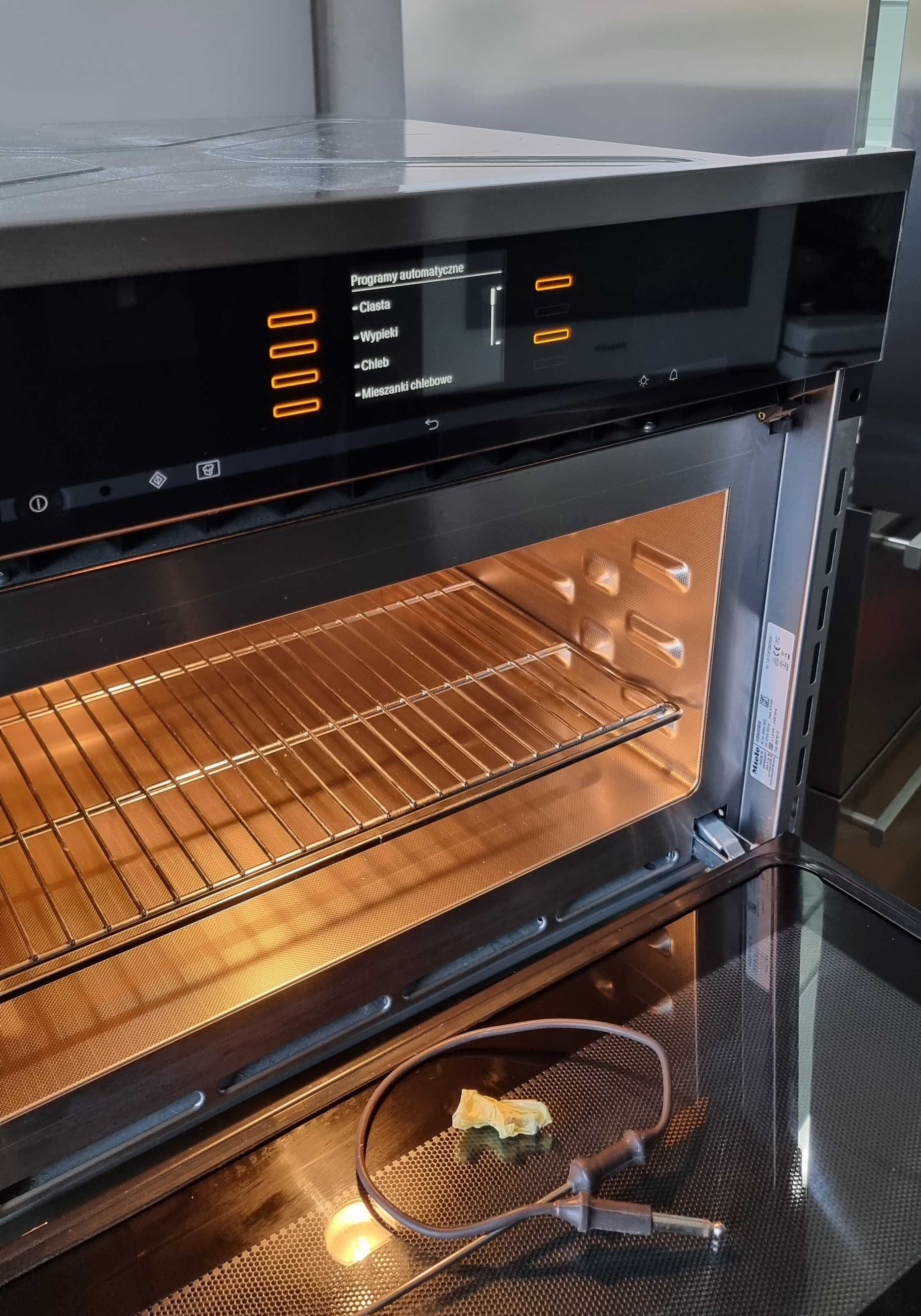 Piekarnik kompaktowy z kuchenką mikrofalową Miele H 6600 BM. Poj.43l