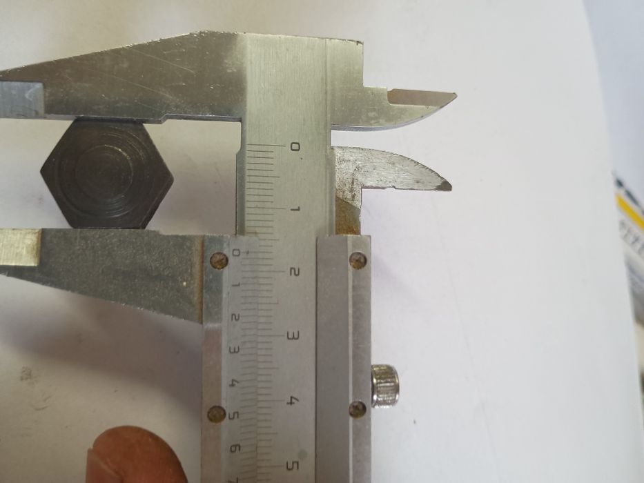 Śruby zaciskowe montażowe do strugarki do wału jaroma-