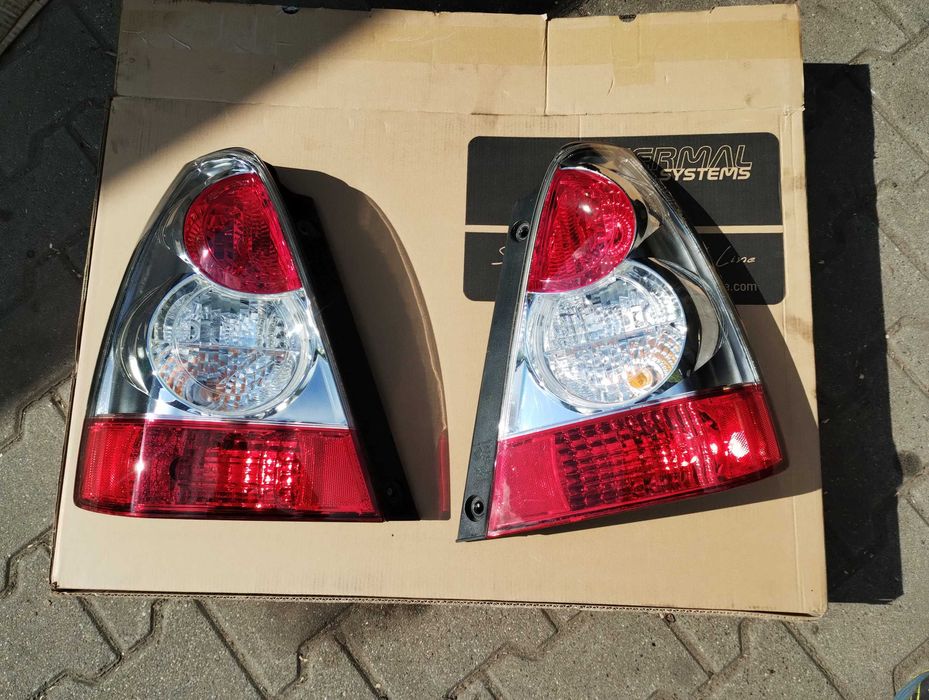 subaru forester sg prawa tylna lampa 05- koito eu
