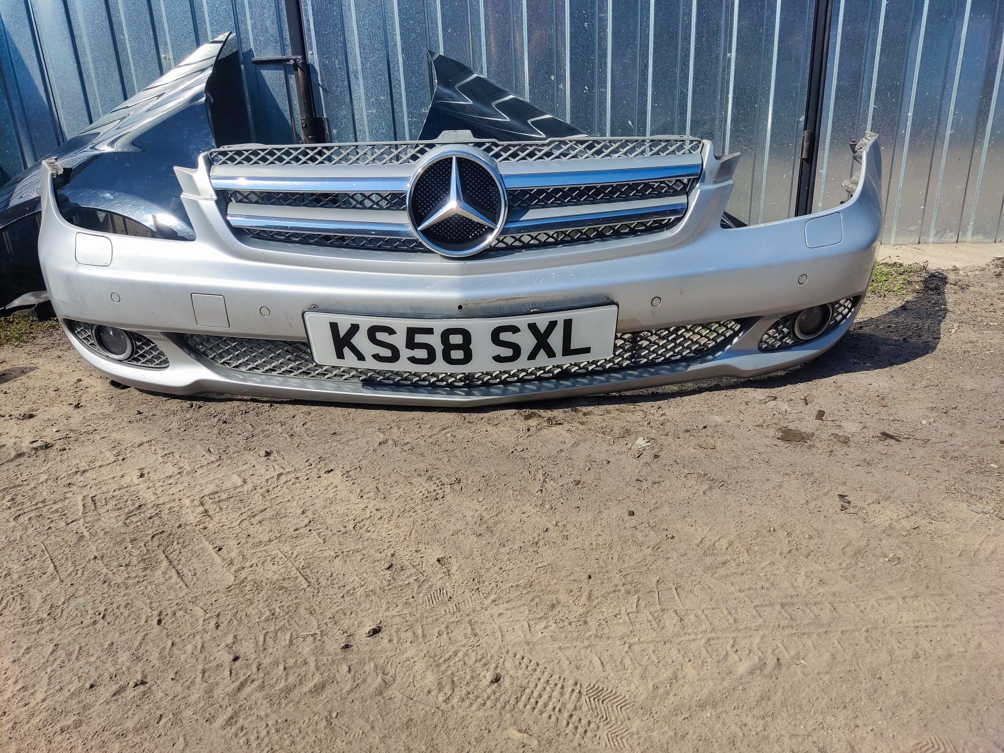 Zderzak przód Mercedes CLS W219 LIFT LCI Komplety srebrny C775