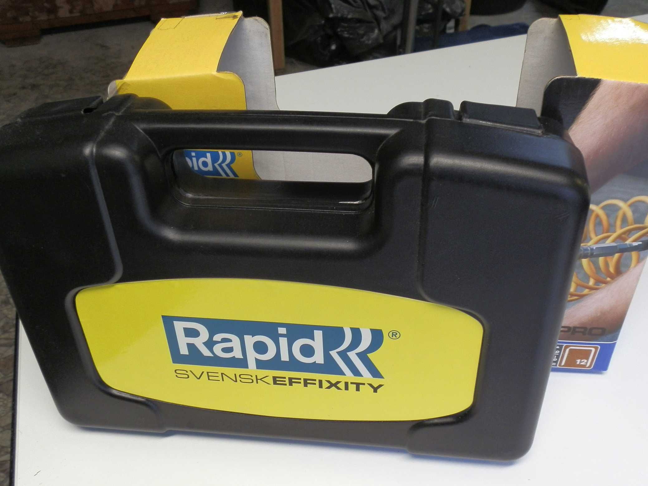 Zszywacz tapicerski, taker RAPID PS 141 PRO