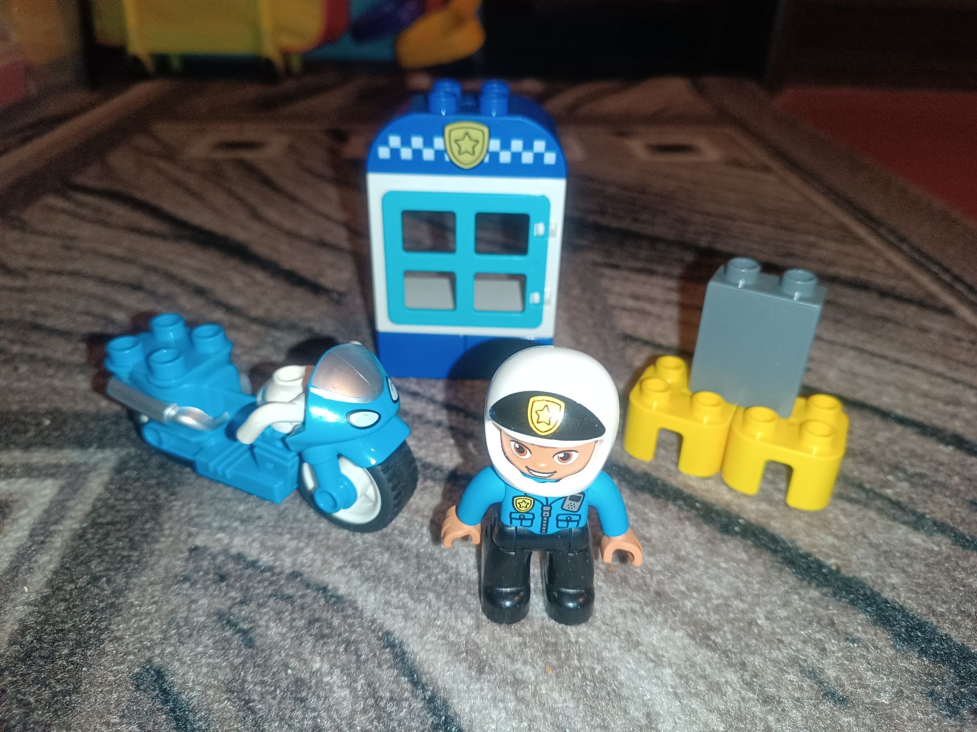 Лего Дупло полицейский и мотоцикл 10900
