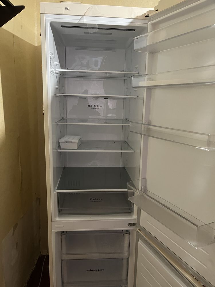 Продам холодильник LG GA-B509SEKM