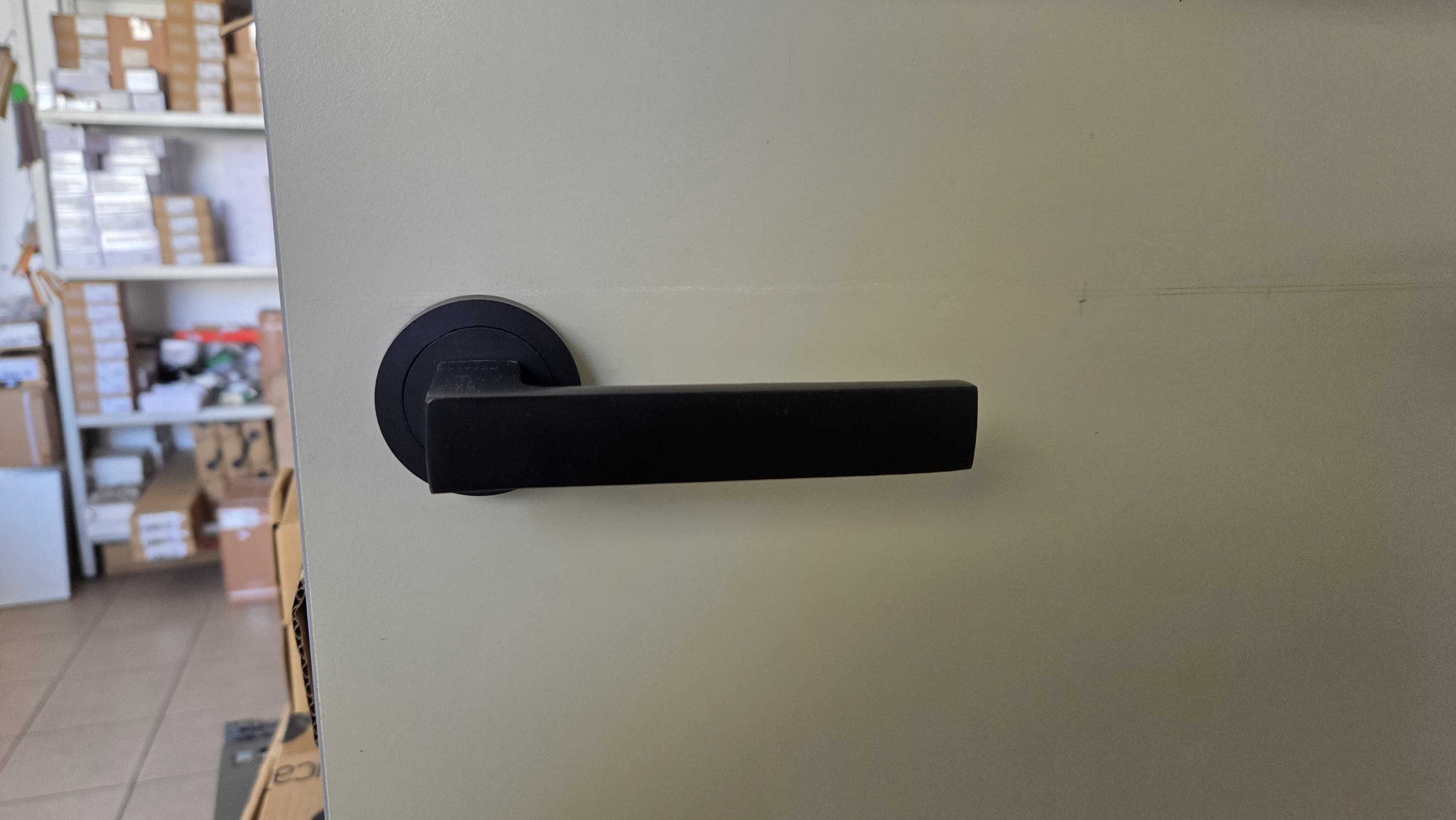 Puxador de porta interior em PRETO