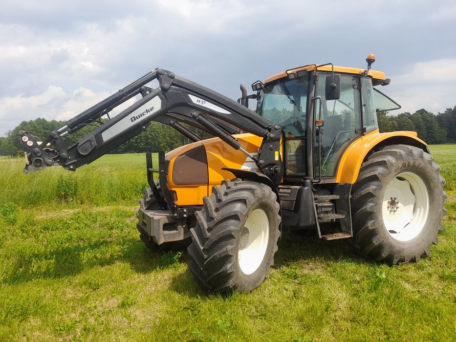 Renault Ares 640 z ladowaczem quick