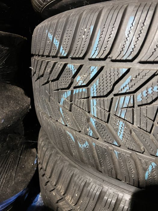 285/45/21 Hankook Winter I*Cept Evo3 X W330A 285/45 R21 113W