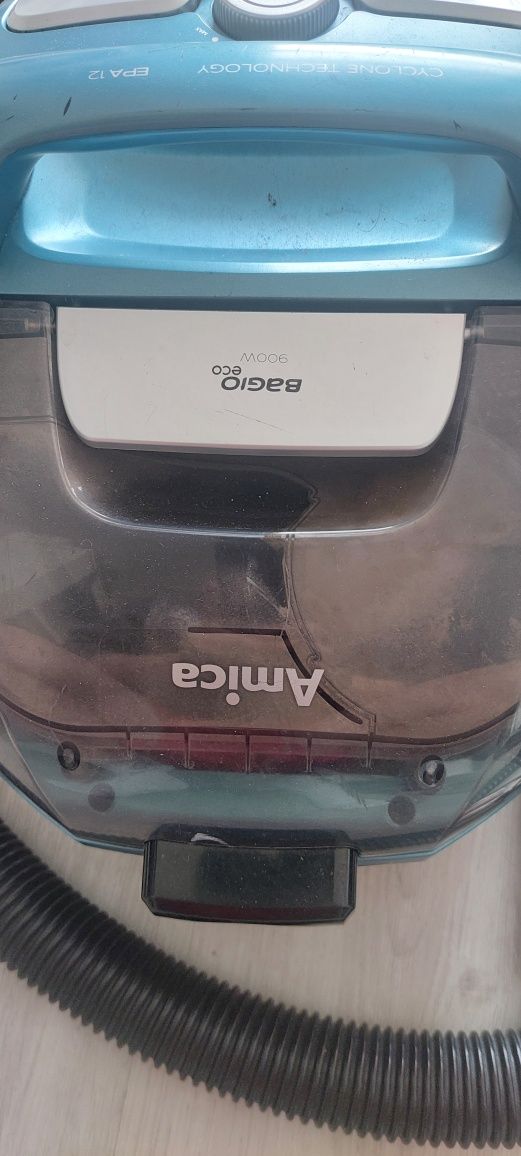 Odkurzacz  Amica  900W