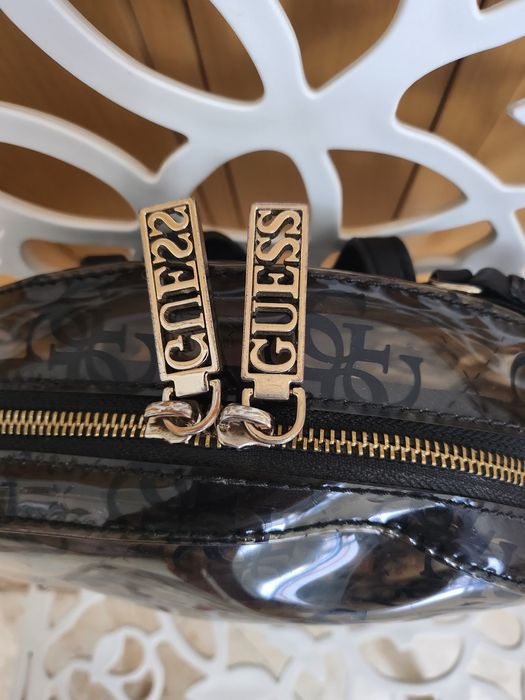 Mochila Guess preta transparente