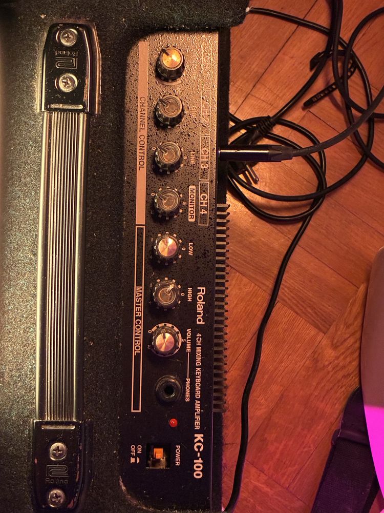 Roland KC-100 wzmacniacz pianino/keyboard 60W