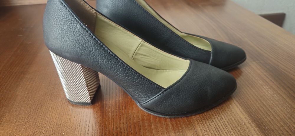 Шкіряні туфлі 36р