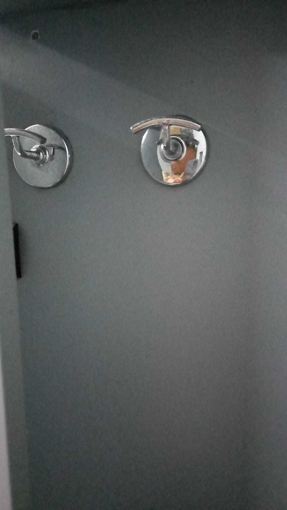 Móvel de casa de banho lacado