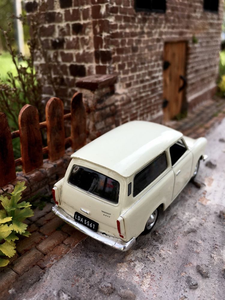 Czasopismo- TRABANT 601 KOMBI-auta PRL,model,autka,kolekcja