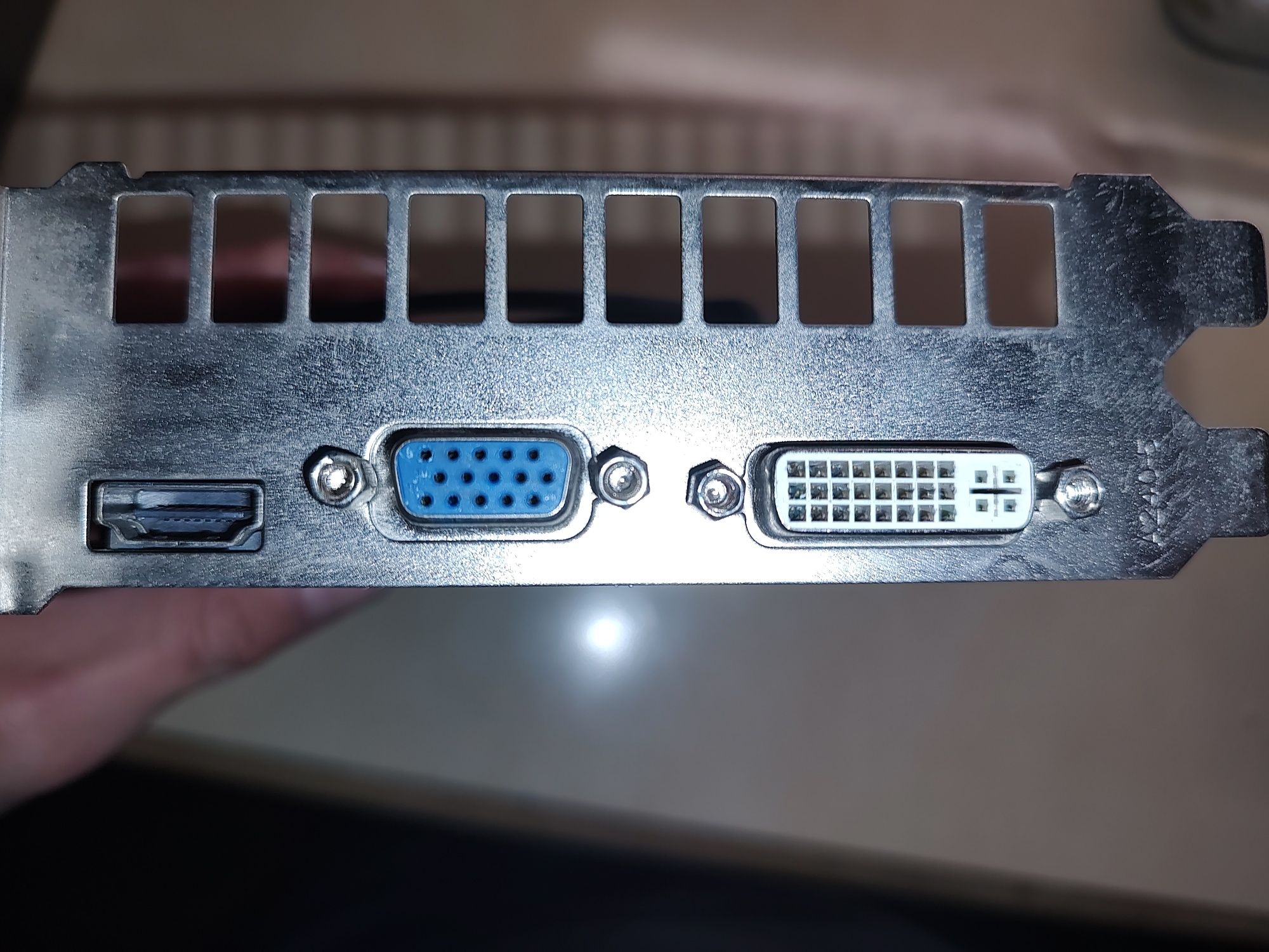 Karta graficzna GeForce GTX 550 Ti 1GB POINT OF VIEW