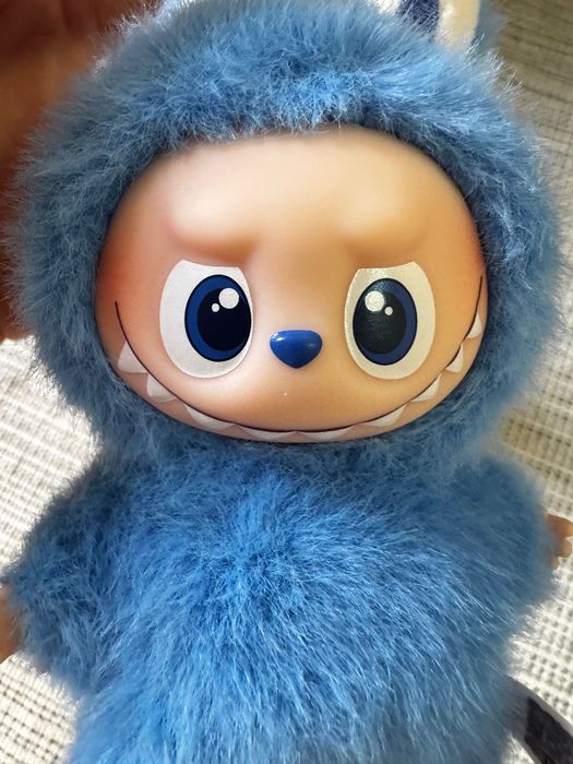 Labubu original Popmart - series Pin for Love