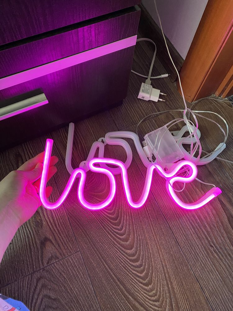 Светодиодная вывеска лента от юсб батарейки love