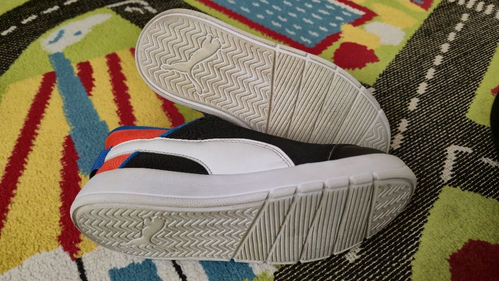 Buty sportowe chłopięce Puma Courtflex V3 Sliptech rozmiar 34