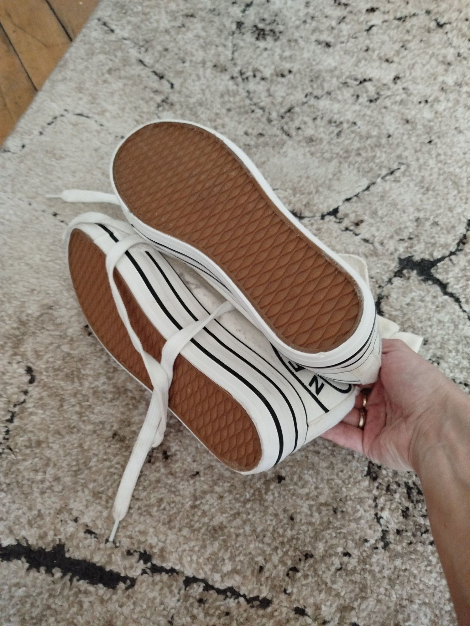 Trampki damskie jak nowe
