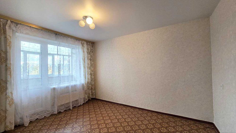 Продається 4-кімнатна квартира на вул. Земська, Сертифікат