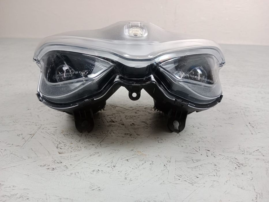 Ducati Streetfighter V2 Lampa Przód Reflektor Przedni Idealny 2023
