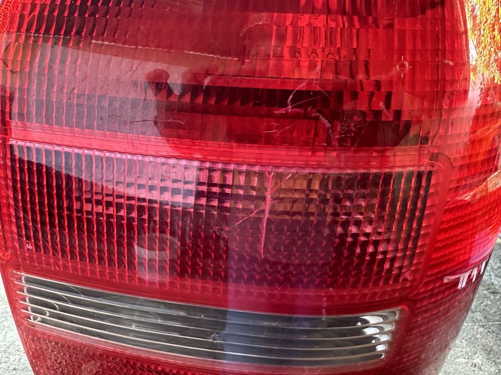 Farois trazeiros e espelhos de audi A4 avant 1998