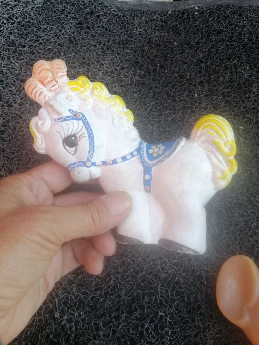 Продам игрушку резиновую Пони, СССР