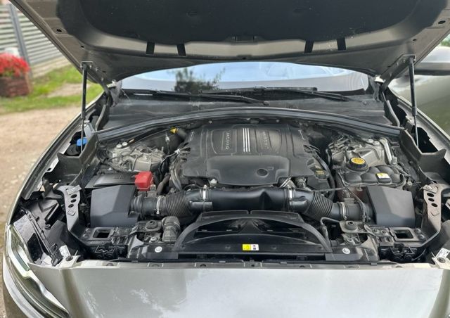 Jaguar F-Pace S 3.0 SC 380 KM