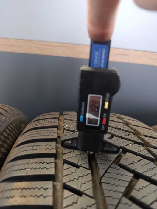 Koła Alu Felga  zima  Ford S-max   Kuga - Opony Continental 235/50R18