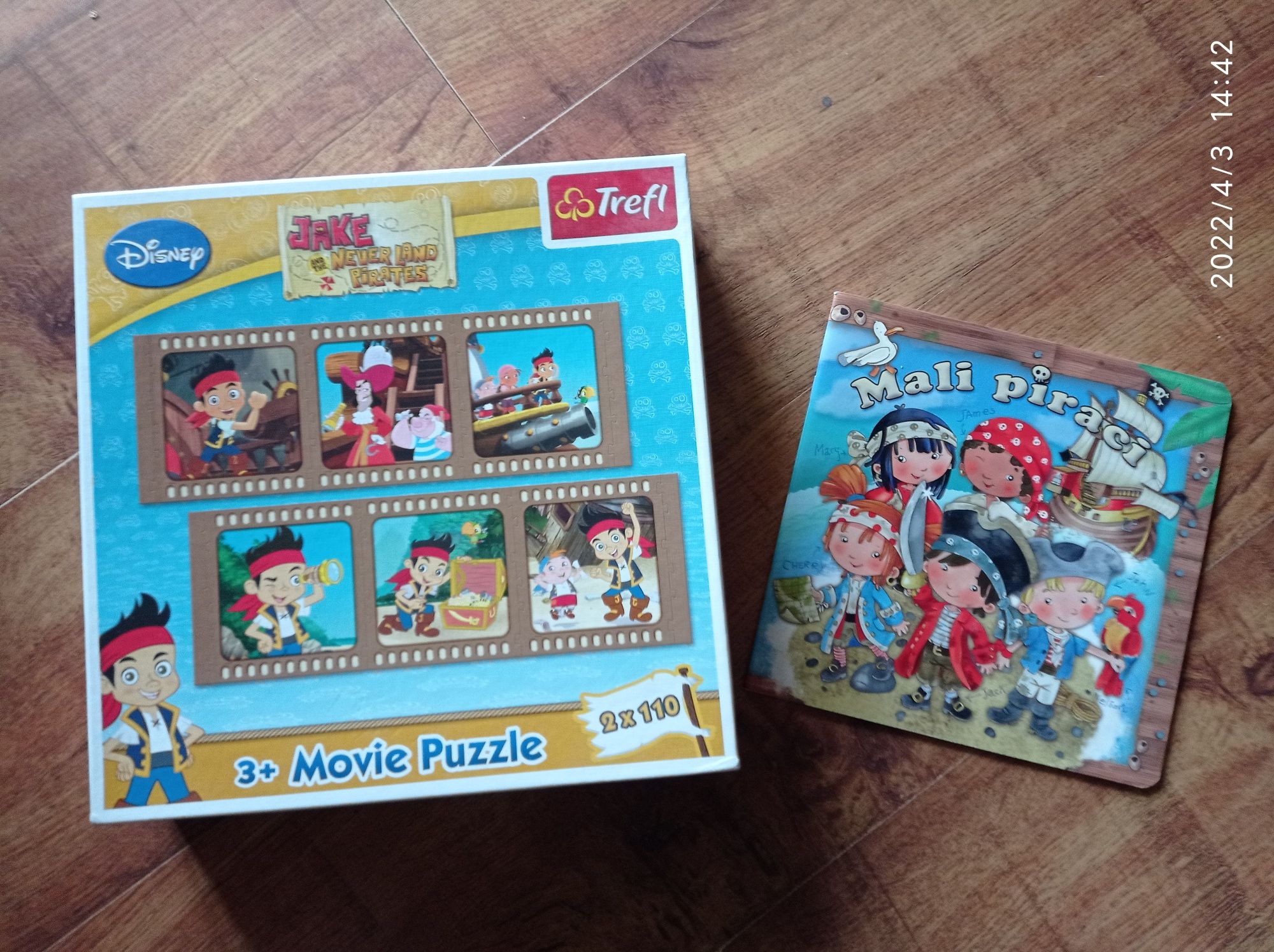 Jake i Piraci z Nibylandii puzzle 6 w 1 + książka "Mali Piraci"